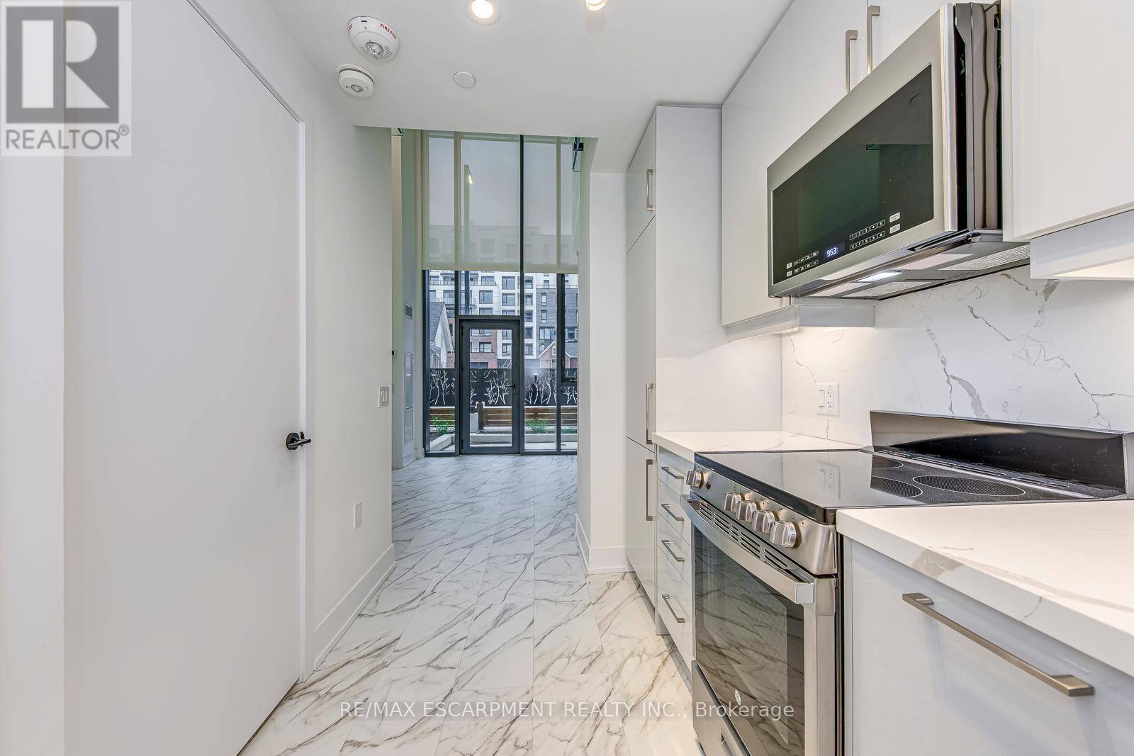112 - 2450 Old Bronte Road, Oakville, ON - Indoor Photo Showing Kitchen