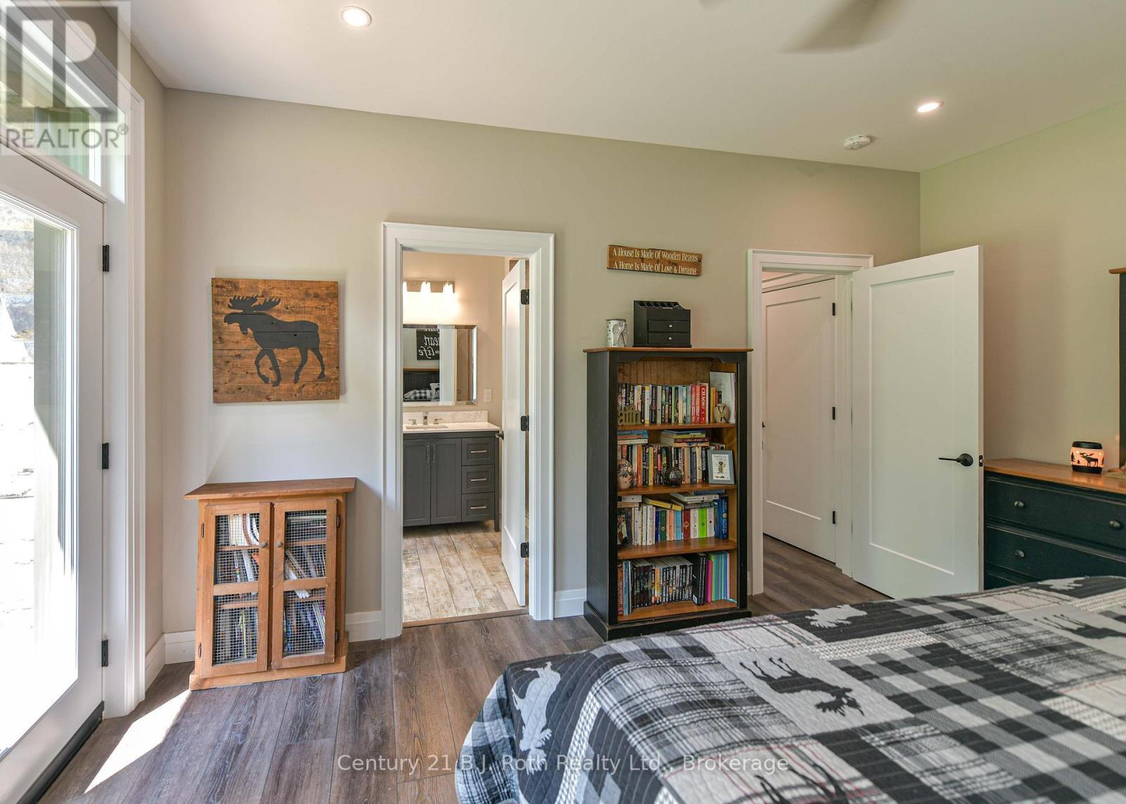 3082 Fairgrounds Road, Severn, ON - Indoor Photo Showing Bedroom