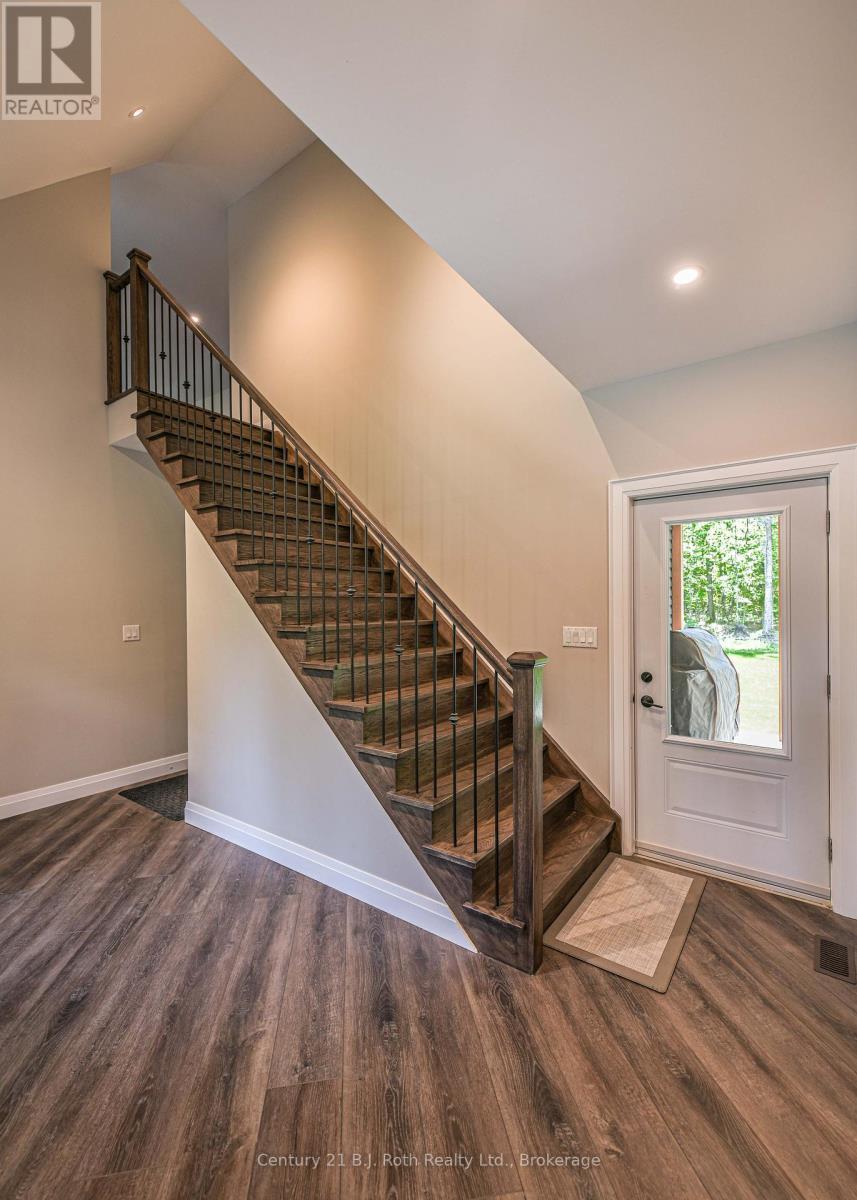 3082 Fairgrounds Road, Severn, ON - Indoor Photo Showing Other Room
