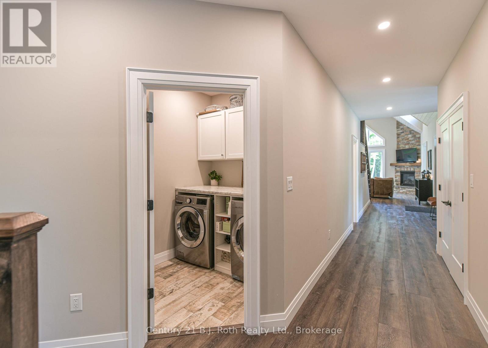3082 Fairgrounds Road, Severn, ON - Indoor Photo Showing Other Room