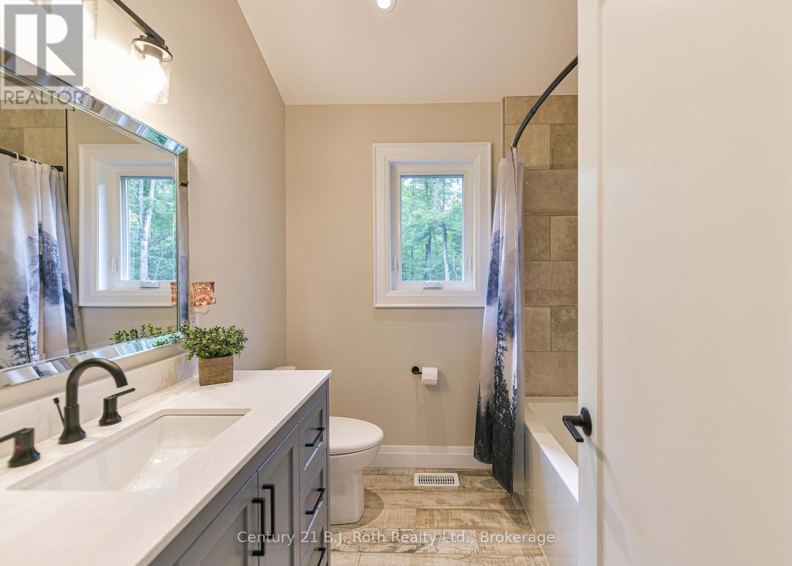 Upper Level 4pc. Bath - 3082 Fairgrounds Road, Severn, ON - Indoor Photo Showing Bathroom