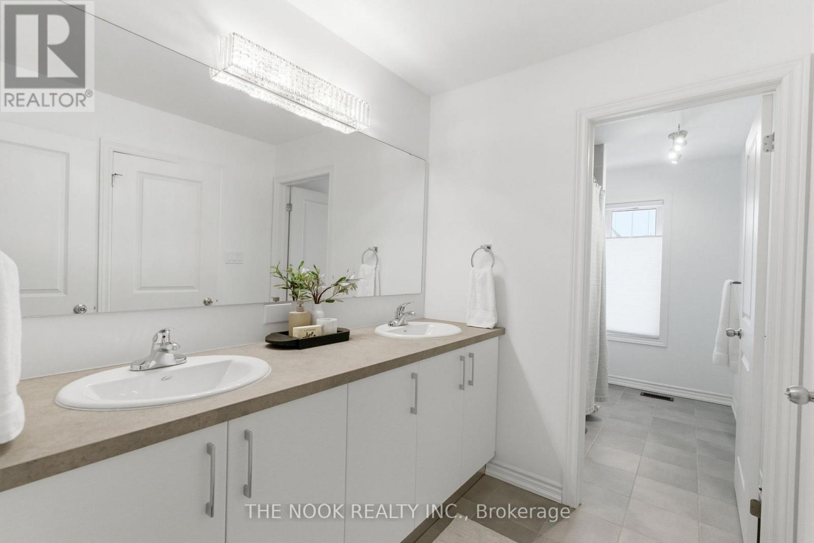 141 Lyle Drive, Clarington (Bowmanville), ON - Indoor Photo Showing Bathroom