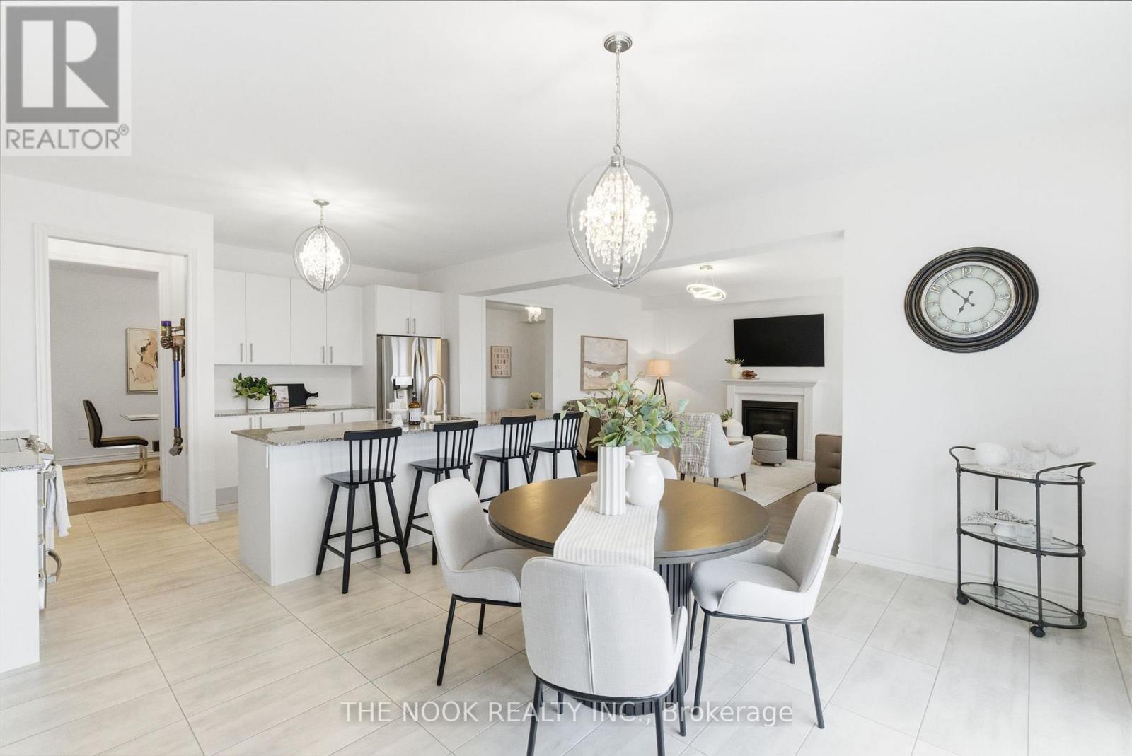 141 Lyle Drive, Clarington (Bowmanville), ON - Indoor Photo Showing Dining Room