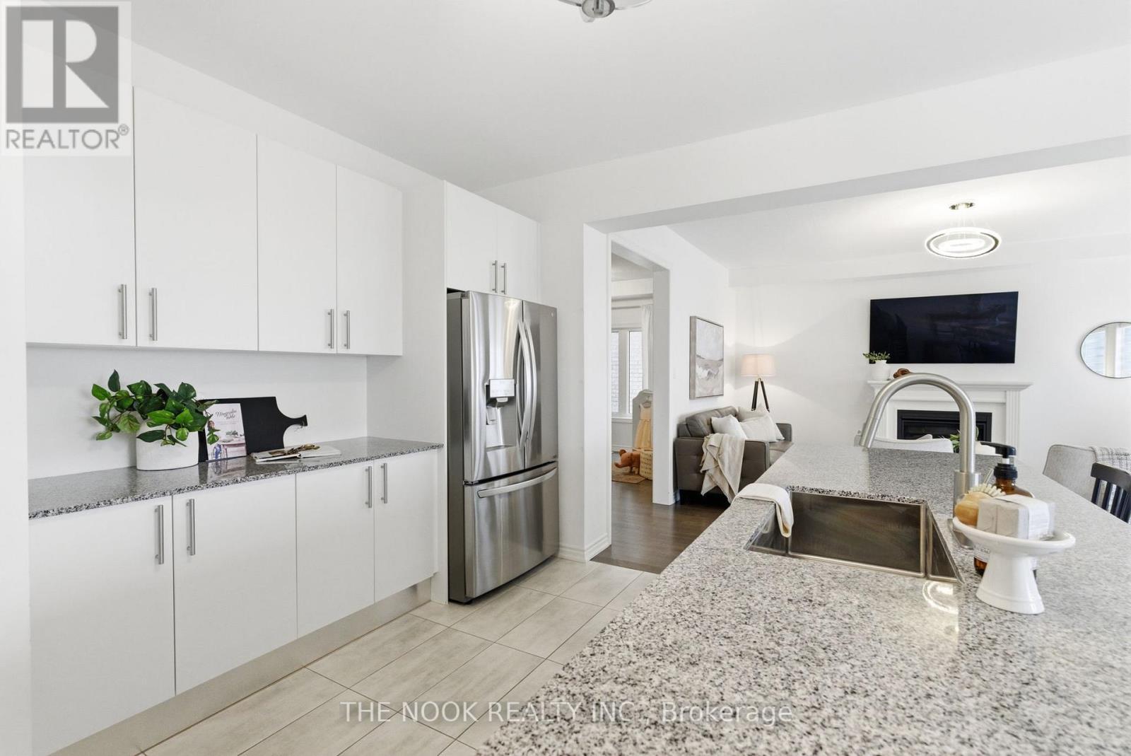 141 Lyle Drive, Clarington (Bowmanville), ON - Indoor Photo Showing Kitchen