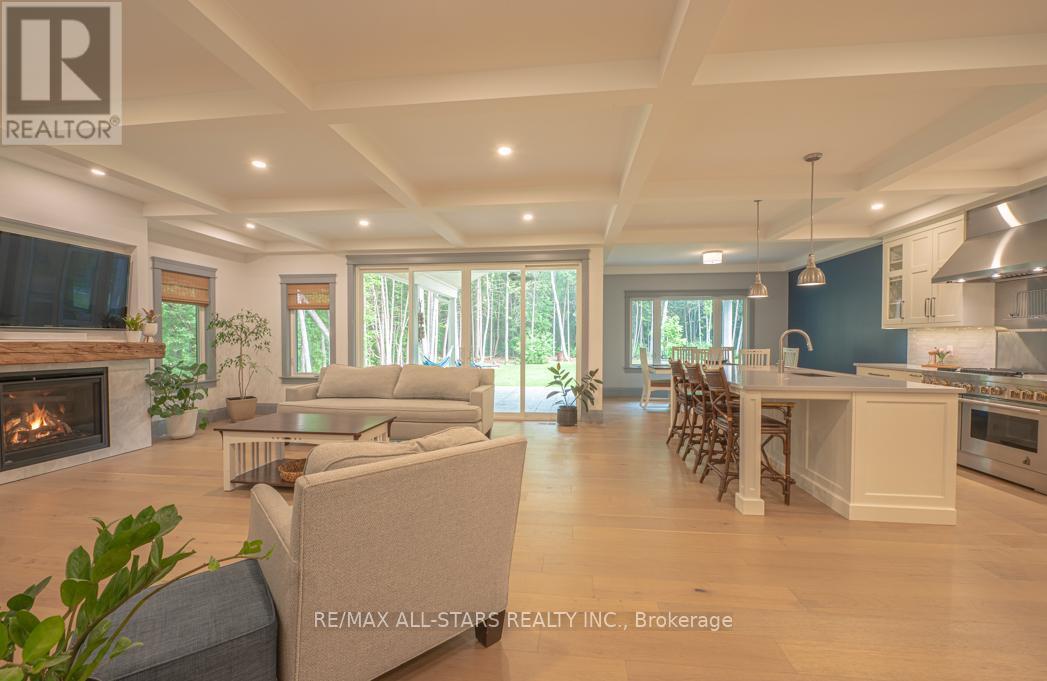 228 Riverside Drive, Kawartha Lakes (Bobcaygeon), ON - Indoor Photo Showing Other Room With Fireplace