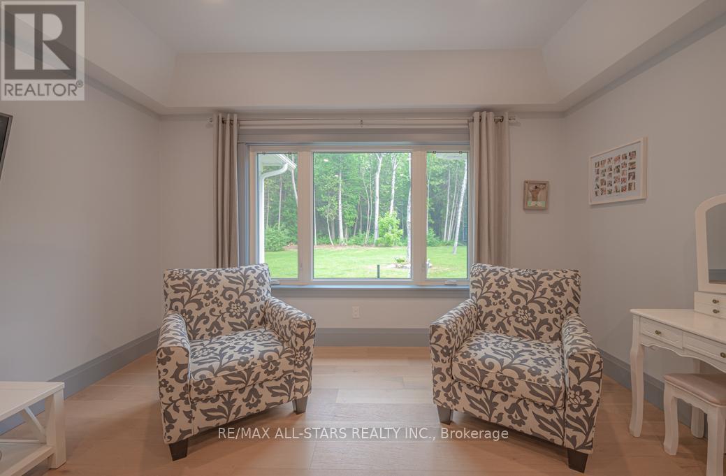 228 Riverside Drive, Kawartha Lakes (Bobcaygeon), ON - Indoor Photo Showing Other Room