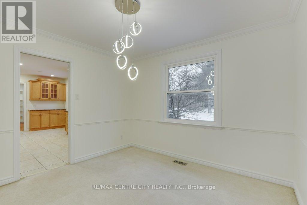 37 Westmorland Road, London South (South N), ON - Indoor Photo Showing Other Room