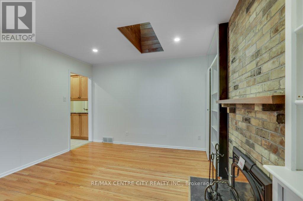 37 Westmorland Road, London South (South N), ON - Indoor Photo Showing Other Room