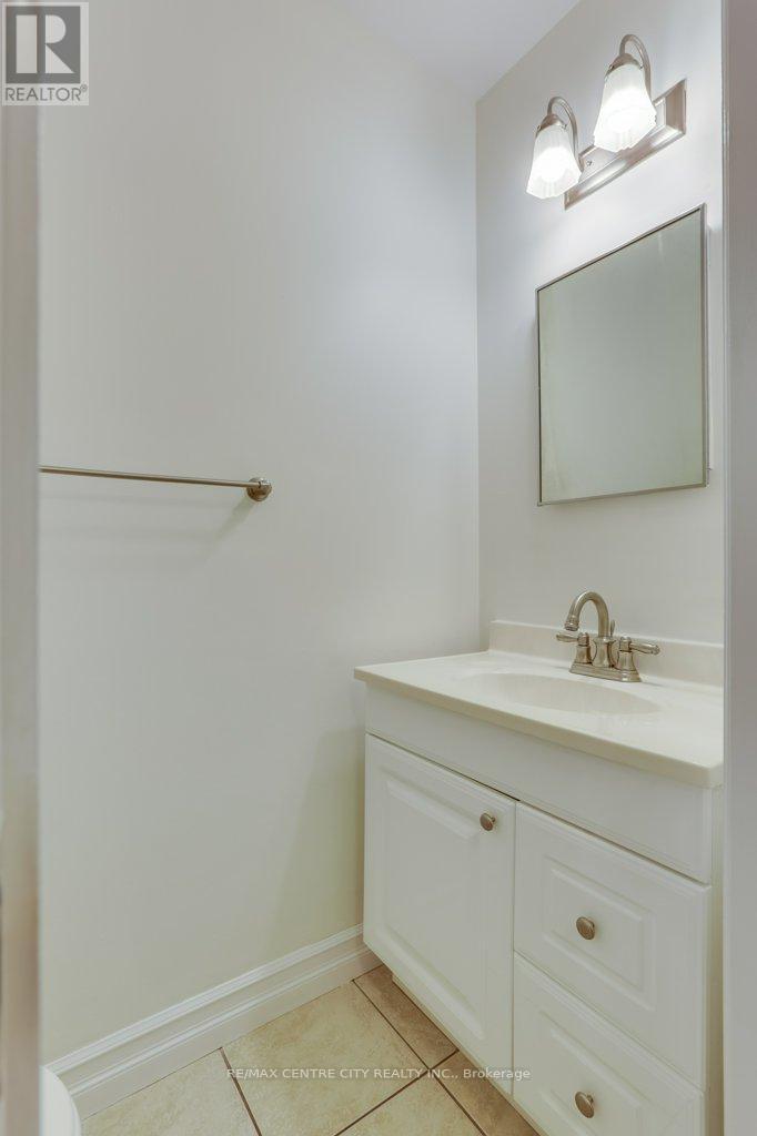 37 Westmorland Road, London South (South N), ON - Indoor Photo Showing Bathroom