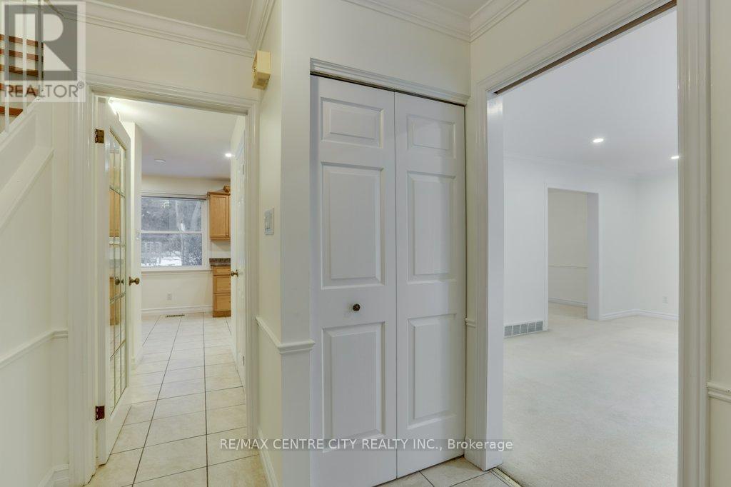 37 Westmorland Road, London South (South N), ON - Indoor Photo Showing Other Room