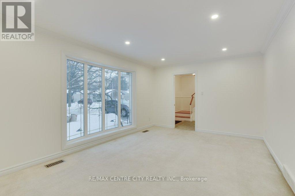 37 Westmorland Road, London South (South N), ON - Indoor Photo Showing Other Room