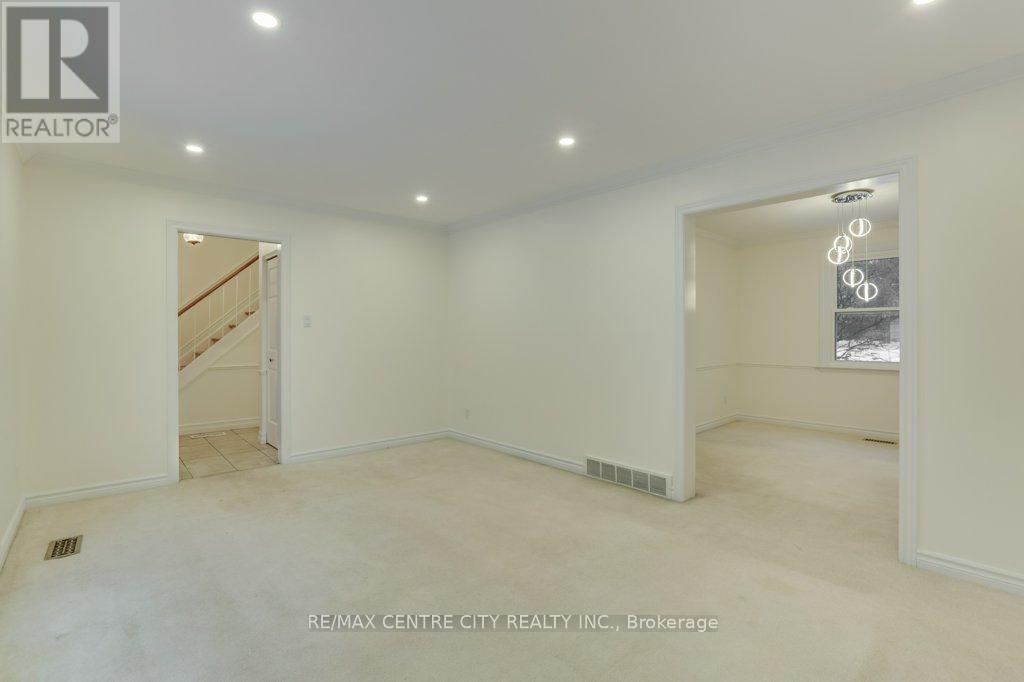 37 Westmorland Road, London South (South N), ON - Indoor Photo Showing Other Room