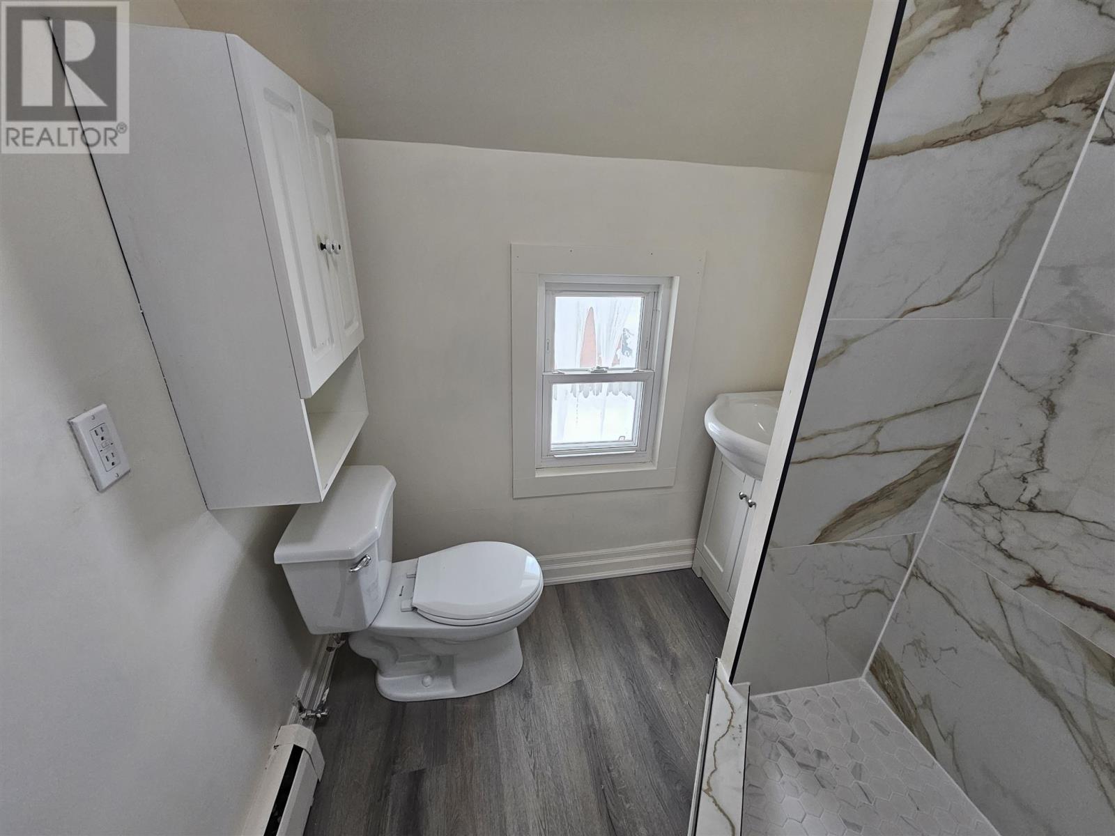 351 Bloor St W, Sault Ste. Marie, ON - Indoor Photo Showing Bathroom
