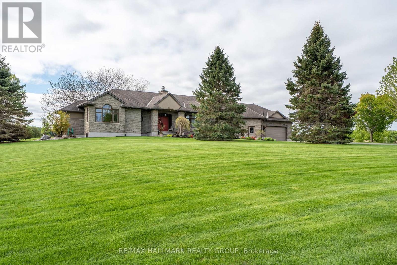 Side View of Home - 6980 Mansfield Road, Ottawa, ON - Outdoor