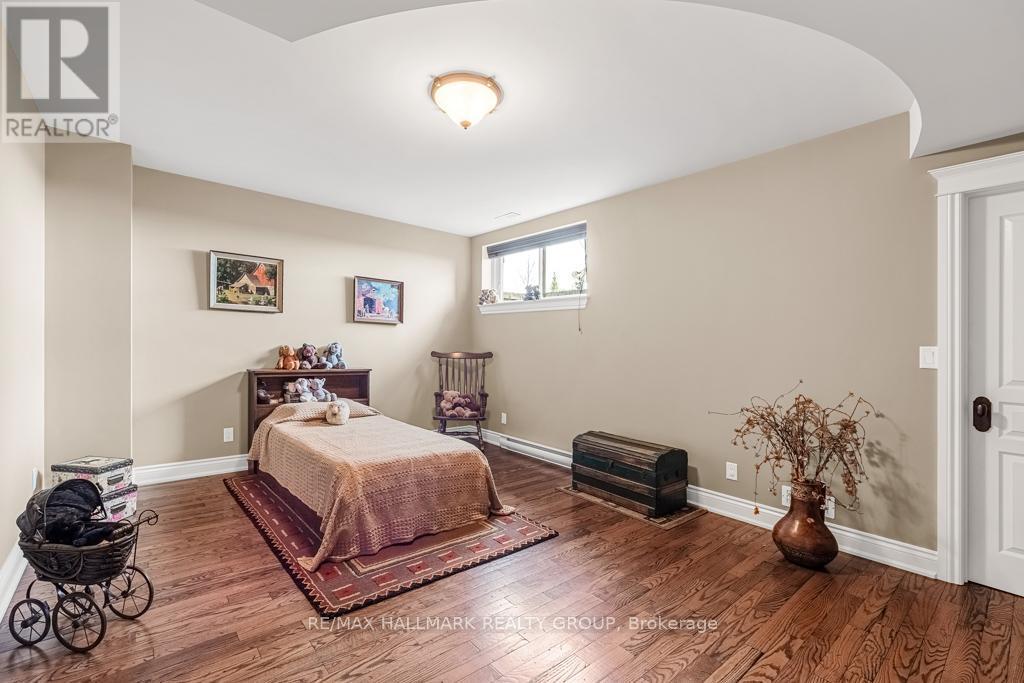 Bedroom in Basement - 6980 Mansfield Road, Ottawa, ON - Indoor Photo Showing Bedroom