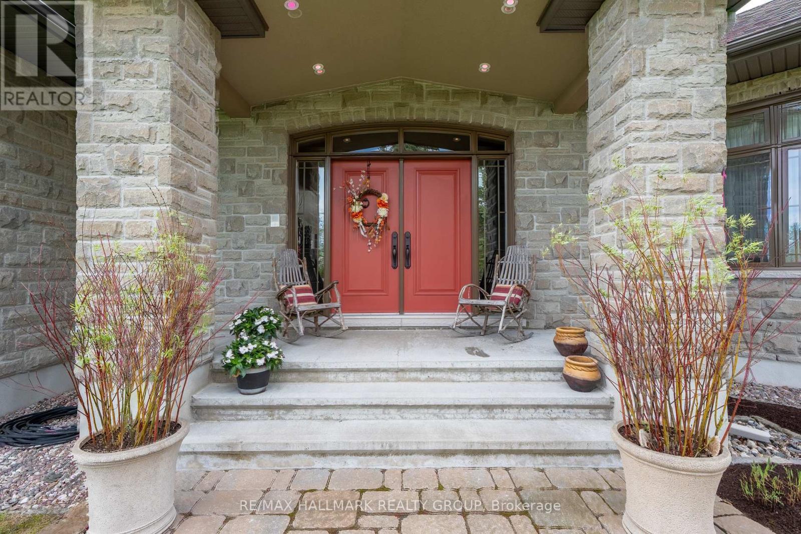 Large Grand Double Entrance Doors - 6980 Mansfield Road, Ottawa, ON - Outdoor