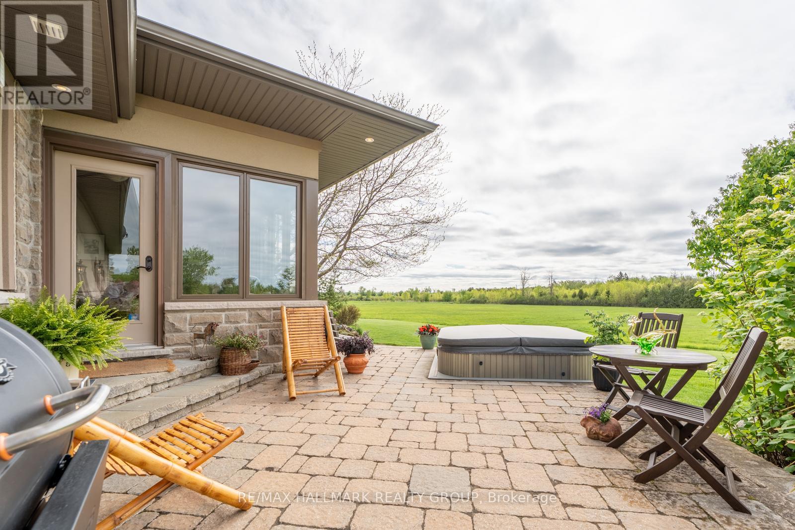 Beautiful side view in Backyard - 6980 Mansfield Road, Ottawa, ON - Outdoor With Deck Patio Veranda