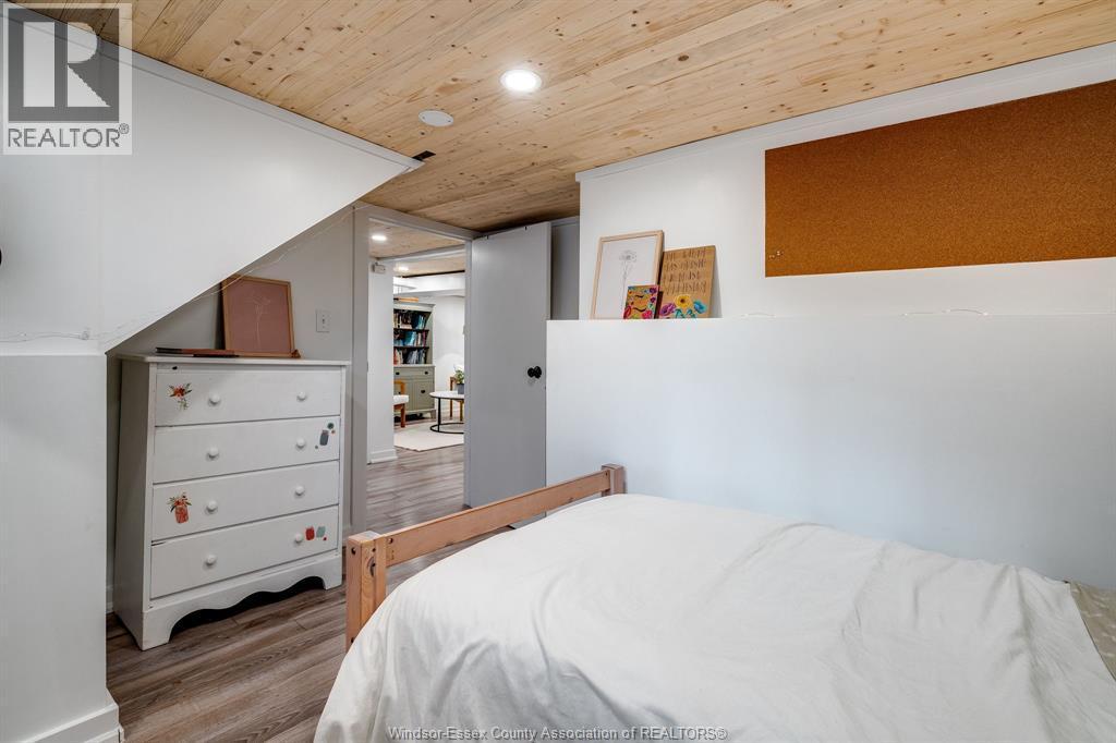 41 Fox Street, Leamington, ON - Indoor Photo Showing Bedroom