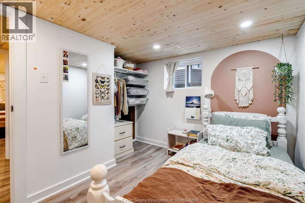 41 Fox Street, Leamington, ON - Indoor Photo Showing Bedroom