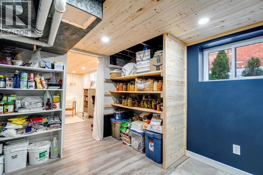 41 Fox Street, Leamington, ON - Indoor
