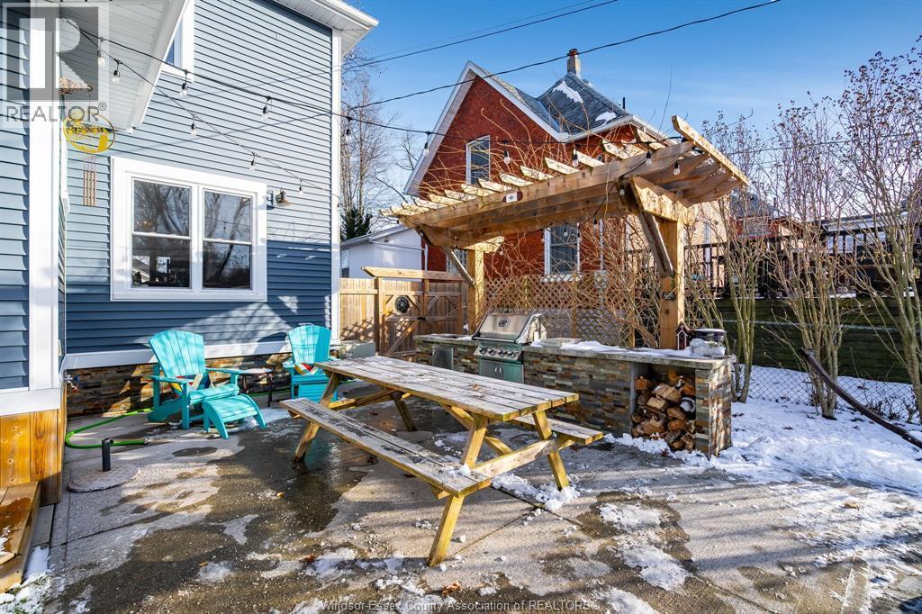 41 Fox Street, Leamington, ON - Outdoor