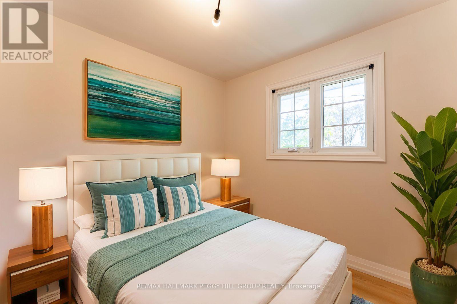 262 Duckworth Street, Barrie, ON - Indoor Photo Showing Bedroom