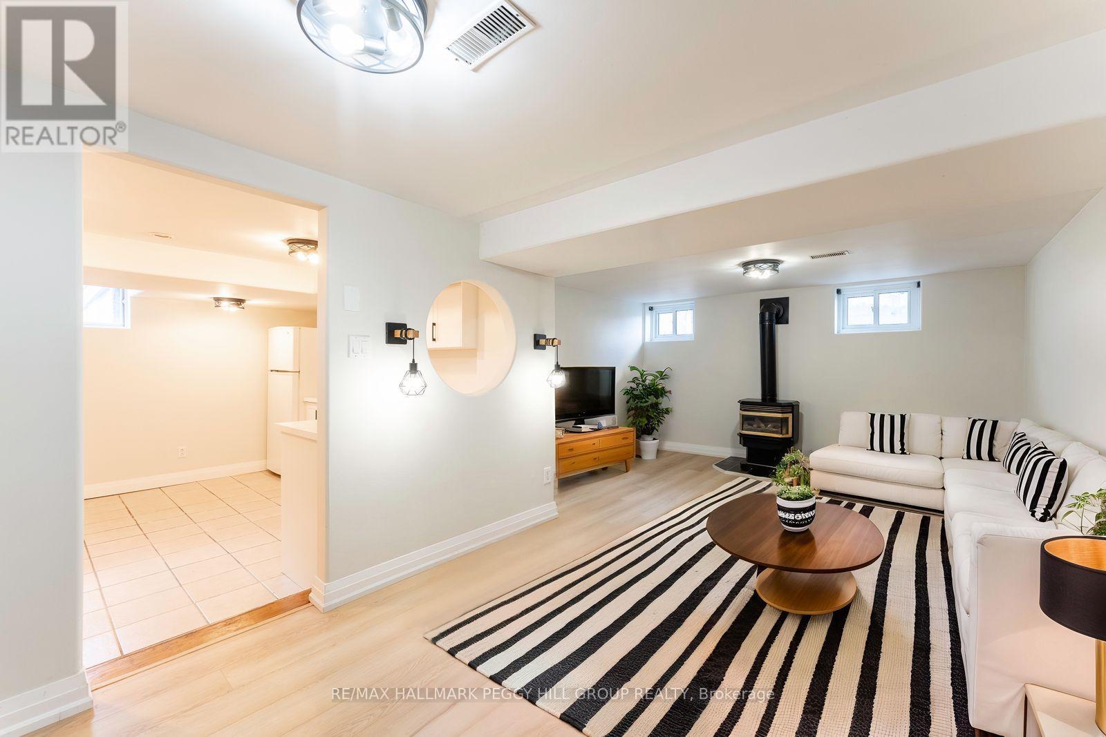 262 Duckworth Street, Barrie, ON - Indoor