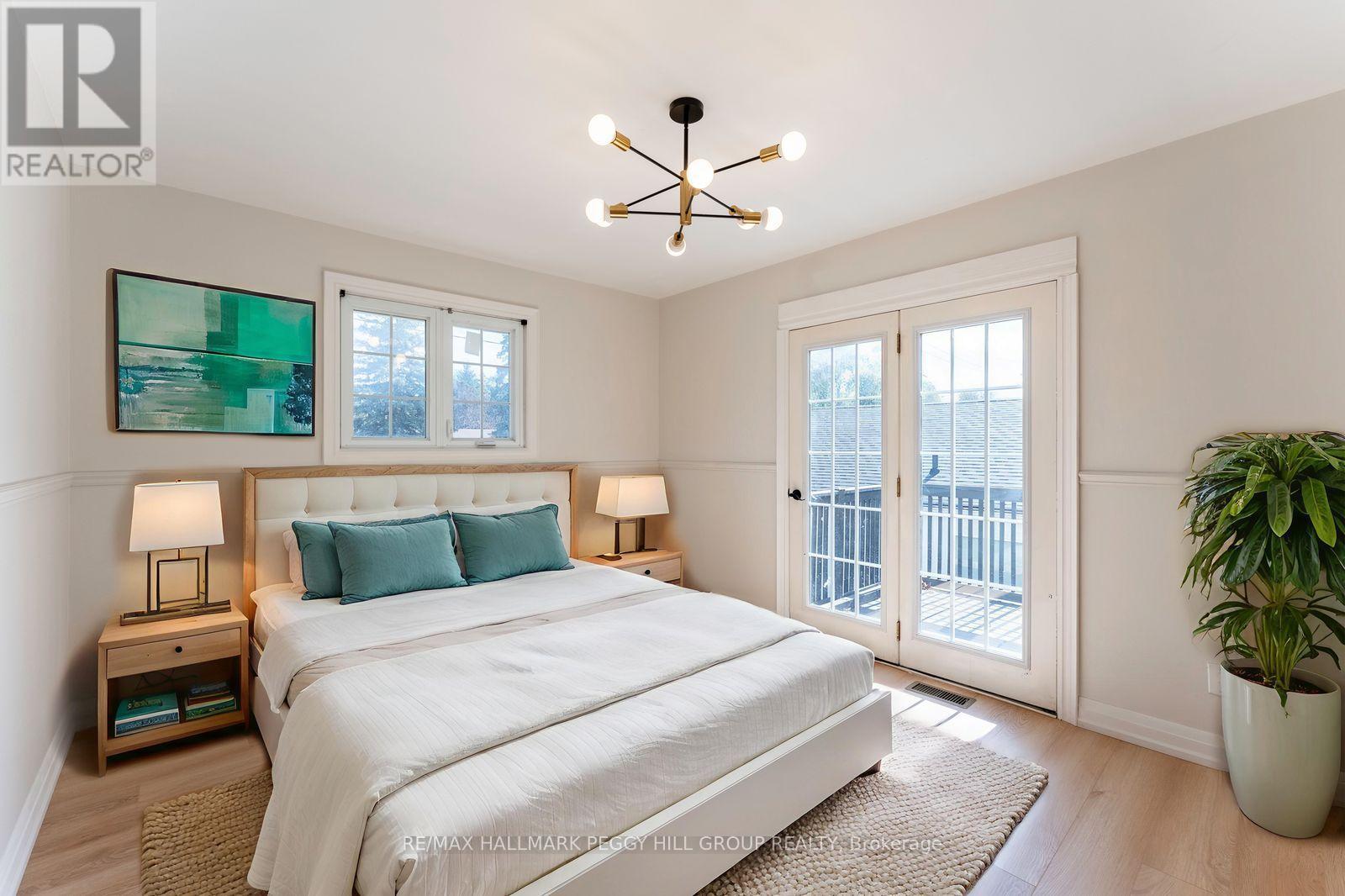 262 Duckworth Street, Barrie, ON - Indoor Photo Showing Bedroom