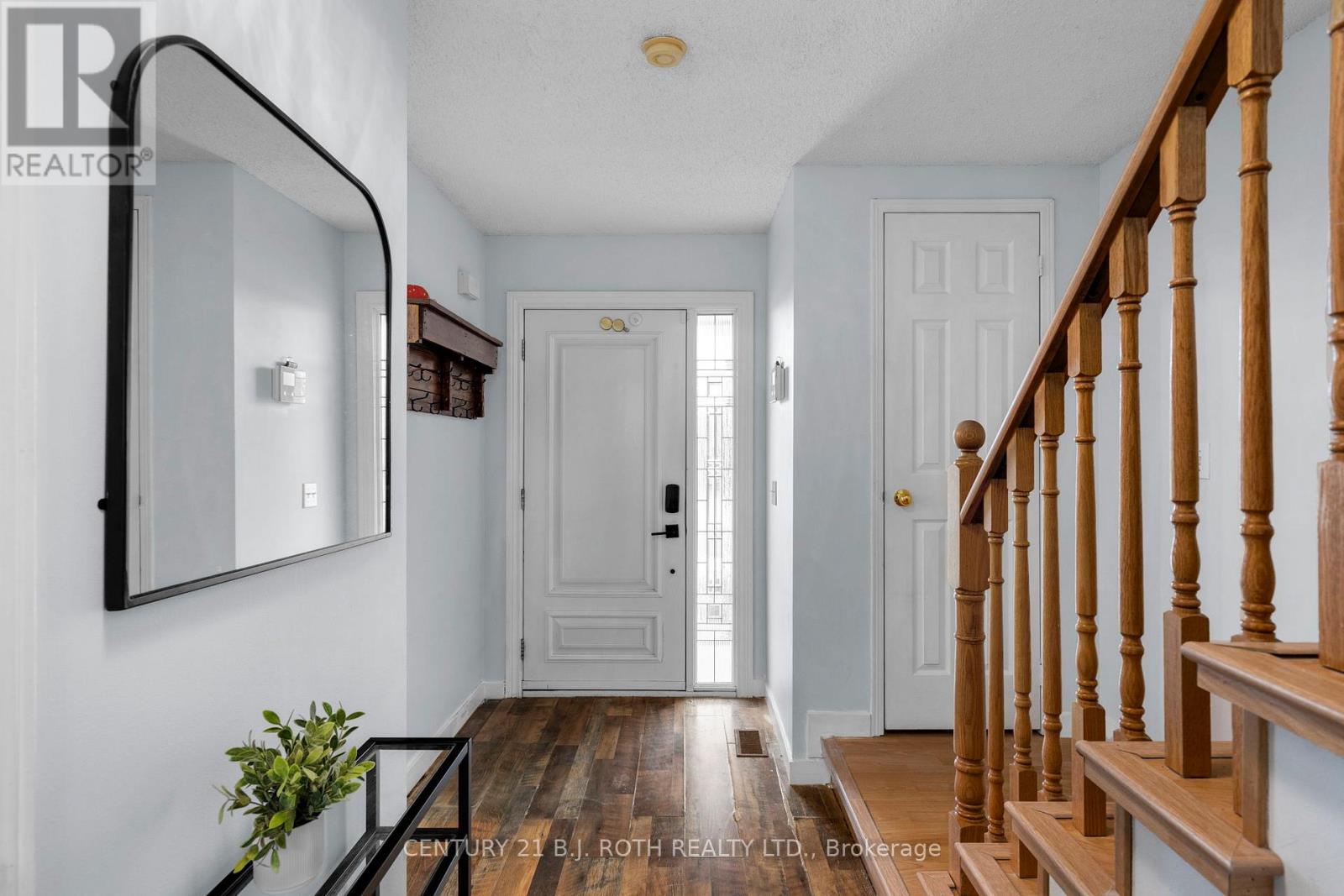 27 Golds Crescent, Barrie, ON - Indoor Photo Showing Other Room