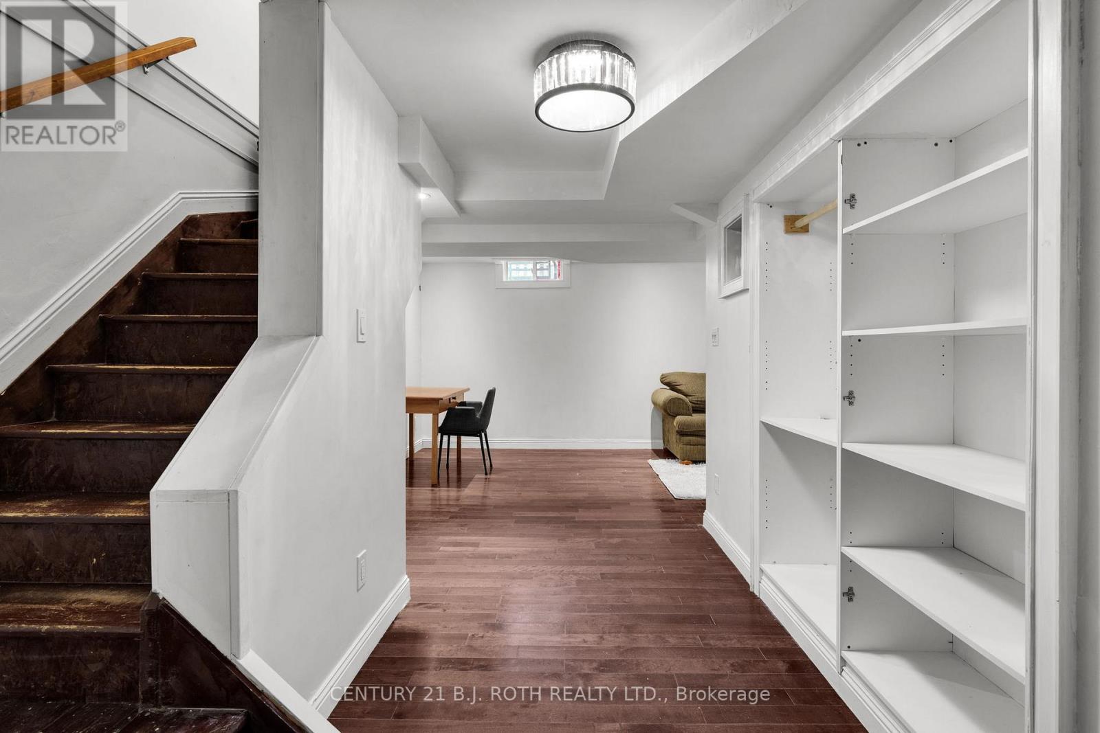 27 Golds Crescent, Barrie, ON - Indoor Photo Showing Other Room