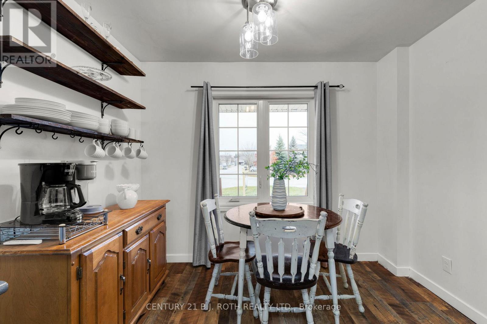 27 Golds Crescent, Barrie, ON - Indoor Photo Showing Dining Room