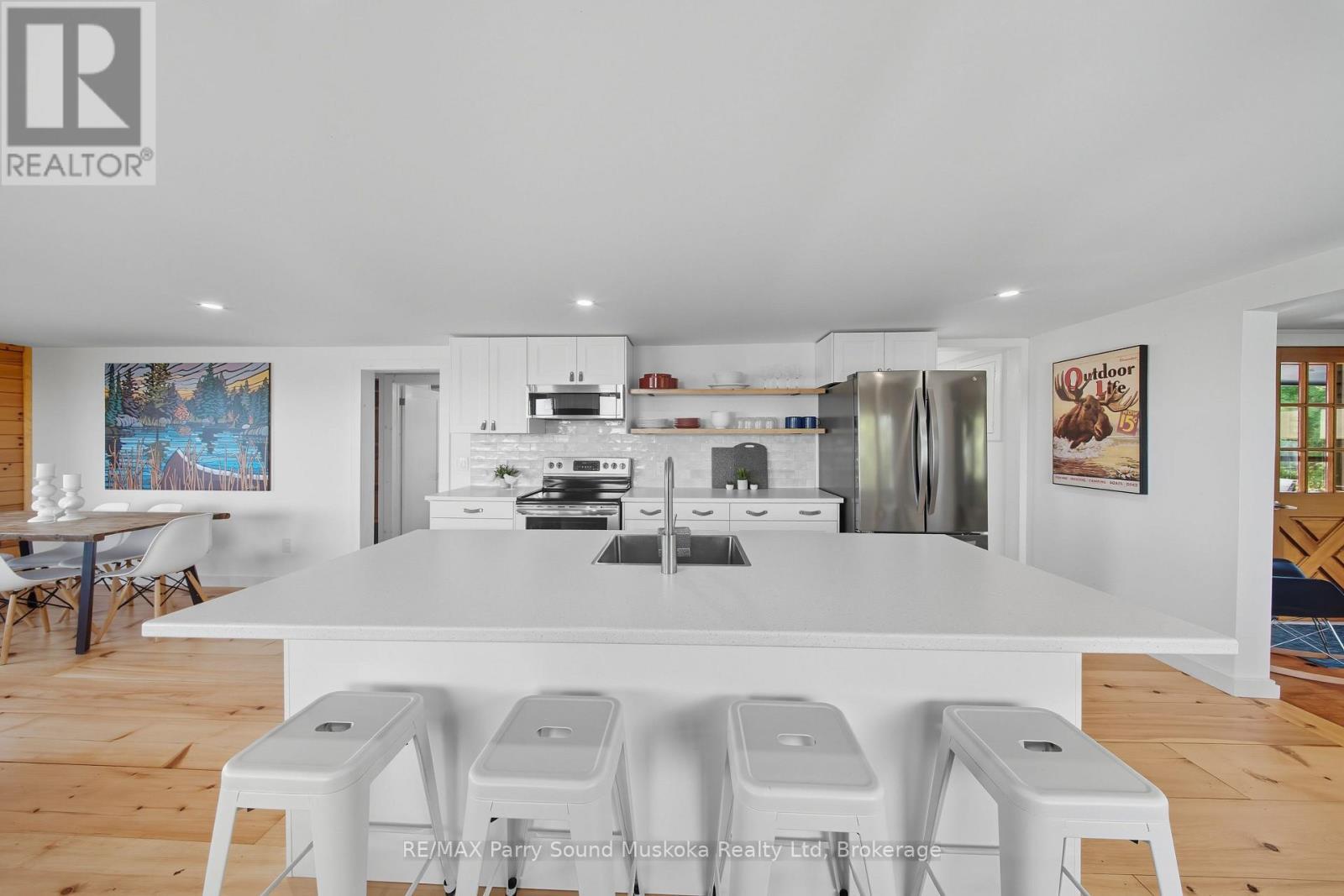 15 Forsyths Road, Carling, ON - Indoor