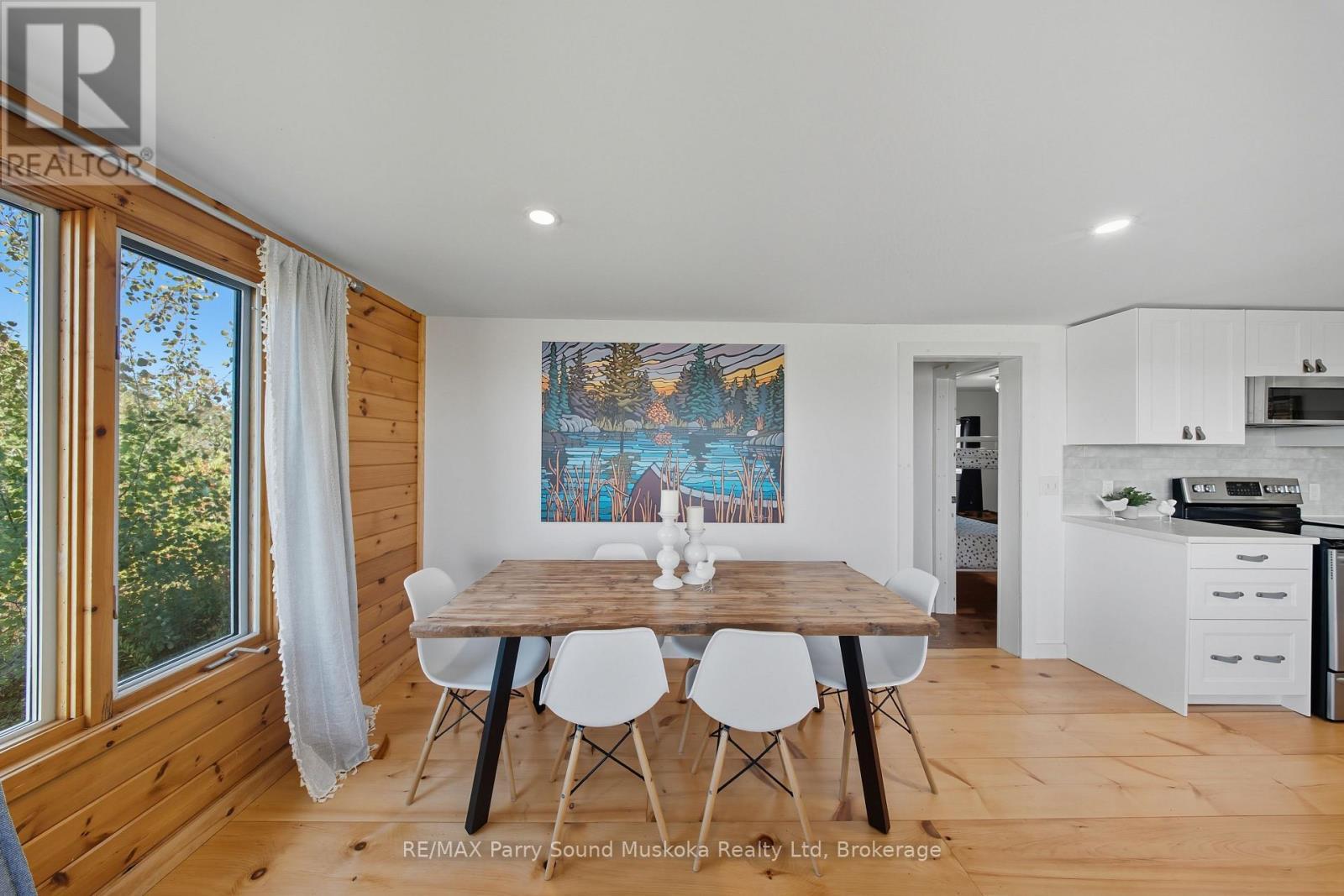 15 Forsyths Road, Carling, ON - Indoor