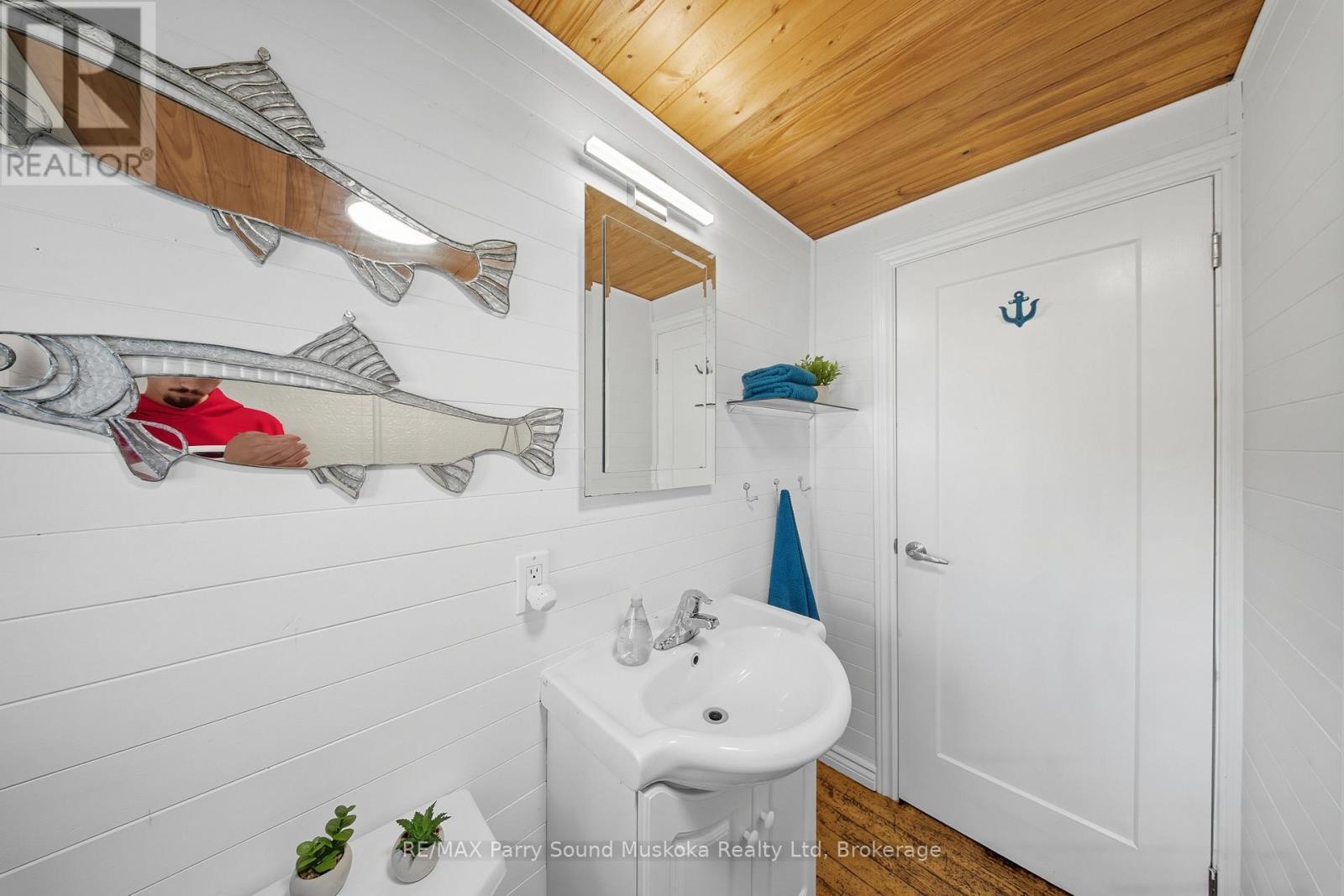 15 Forsyths Road, Carling, ON - Indoor