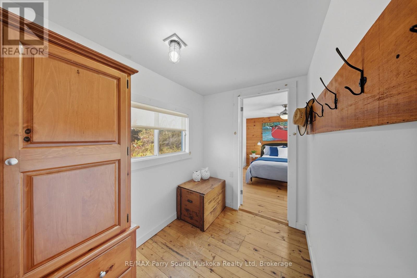 15 Forsyths Road, Carling, ON - Indoor