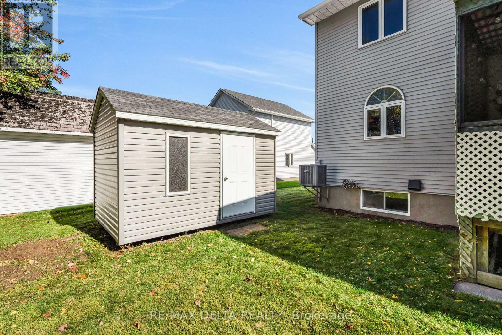 95 Lalande Crescent, Alfred And Plantagenet, ON - Outdoor With Exterior