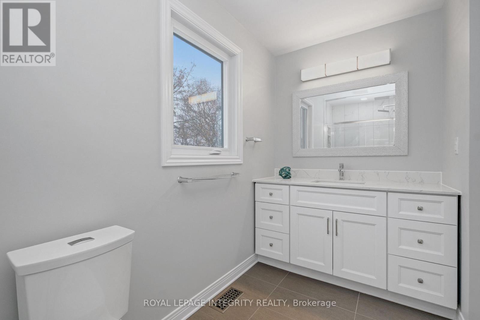 ENSUITE BATHRROM - 2177 Lenester Avenue, Ottawa, ON - Indoor Photo Showing Other Room