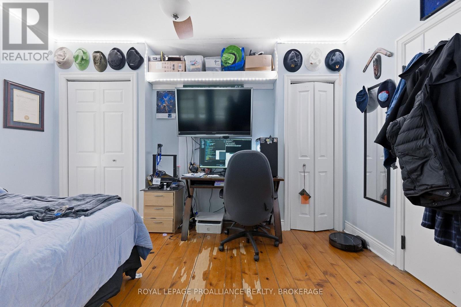 511 Victoria Street, Kingston (Central City East), ON - Indoor Photo Showing Bedroom