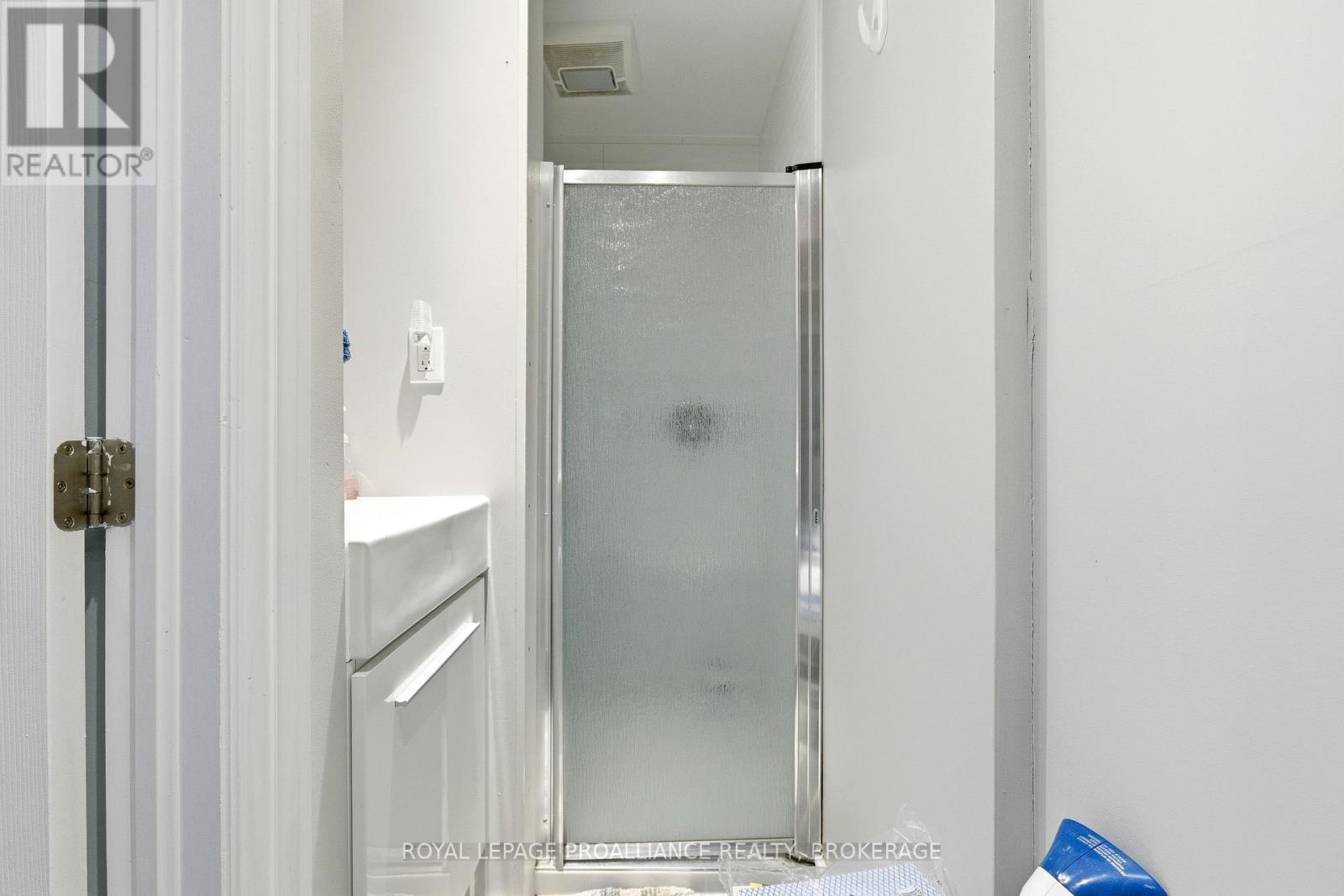 511 Victoria Street, Kingston (Central City East), ON - Indoor Photo Showing Bathroom