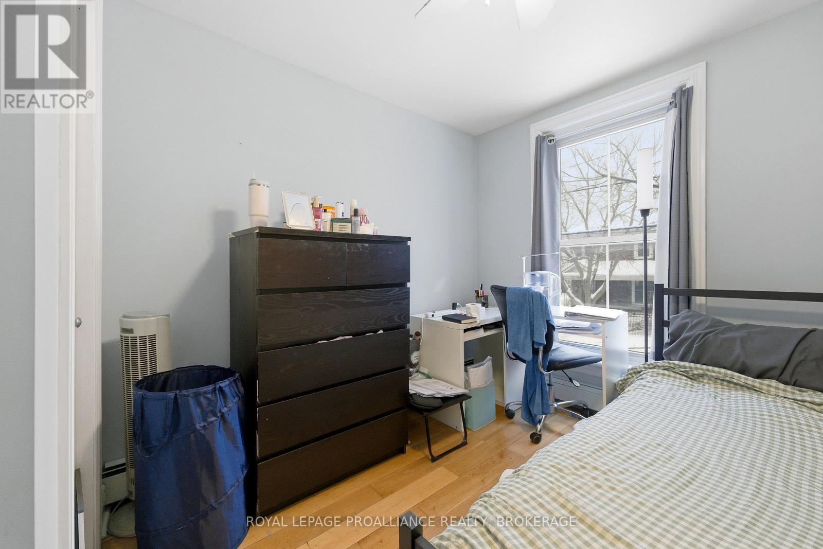 511 Victoria Street, Kingston (Central City East), ON - Indoor Photo Showing Bedroom