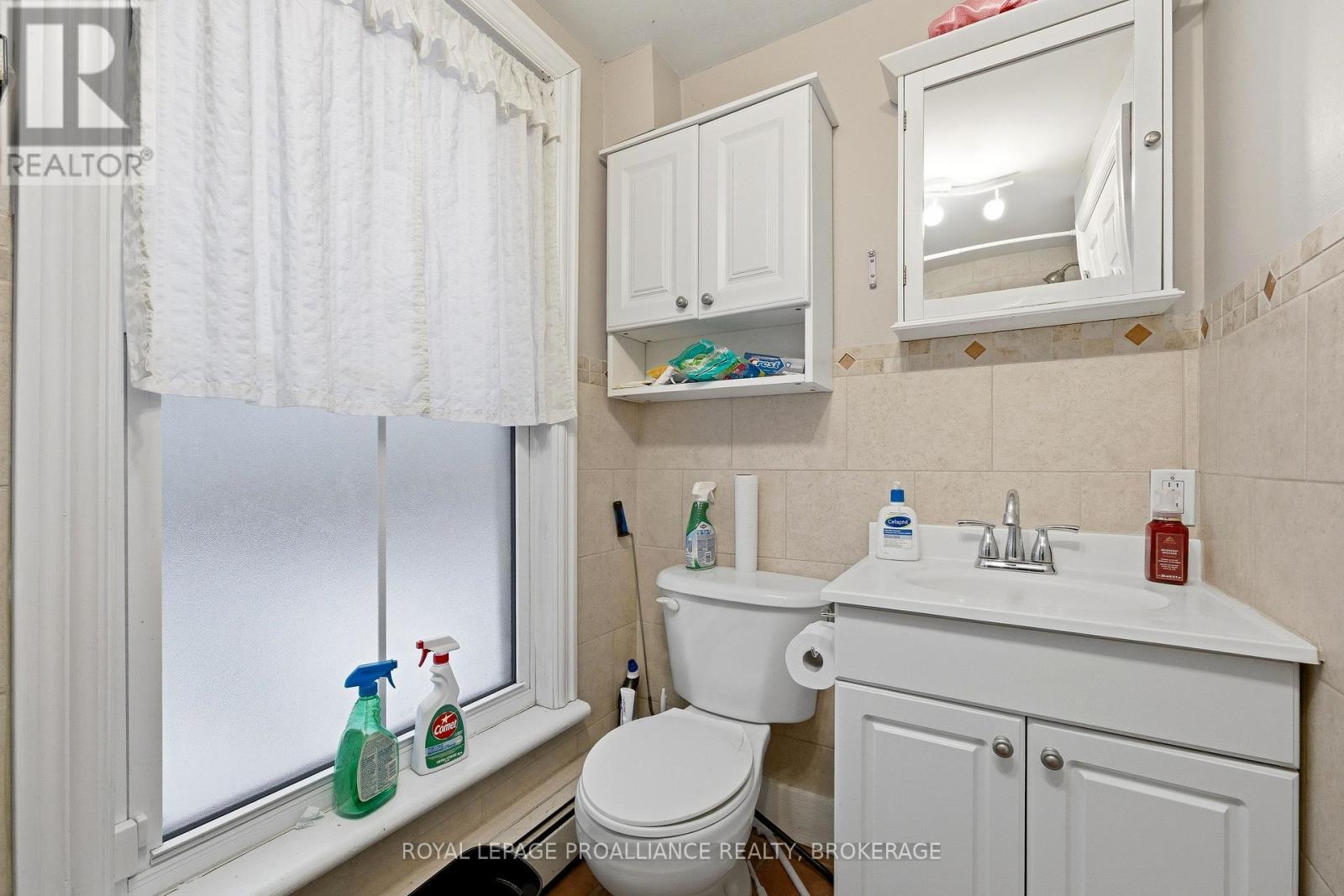 511 Victoria Street, Kingston (Central City East), ON - Indoor Photo Showing Bathroom