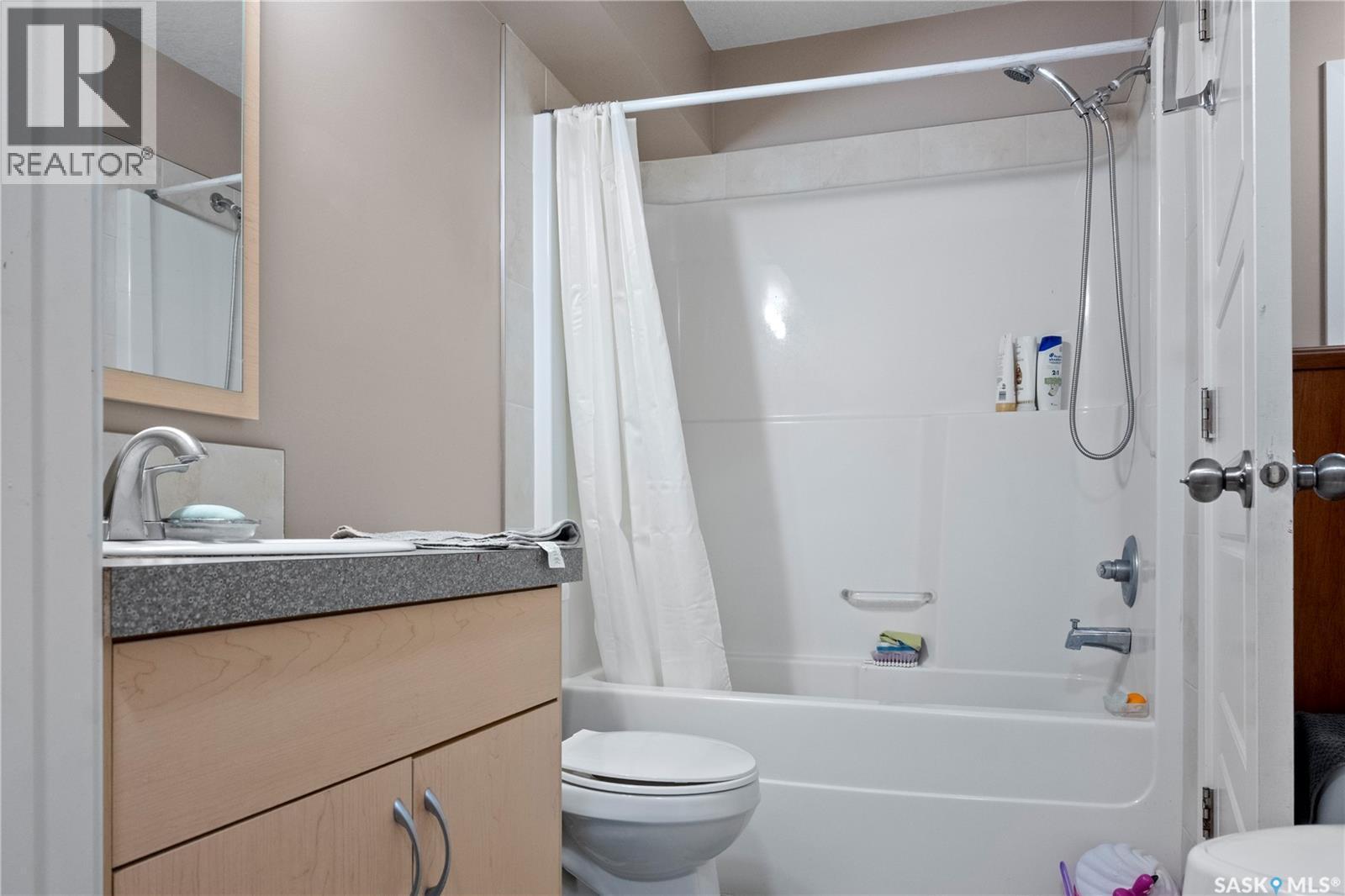 62 5612 Gordon Road, Regina, SK - Indoor Photo Showing Bathroom