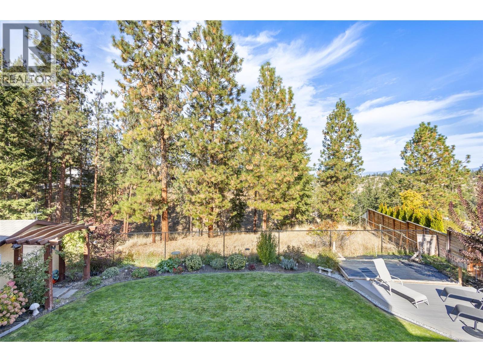 1012 Arbor View Drive, Kelowna, BC - Outdoor