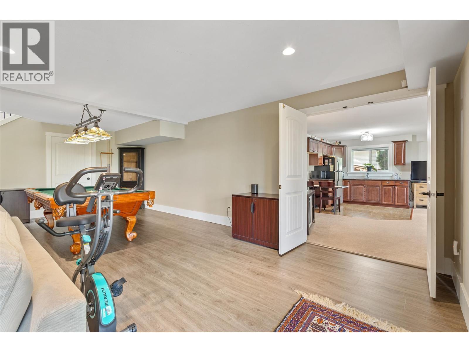 1012 Arbor View Drive, Kelowna, BC - Indoor Photo Showing Other Room