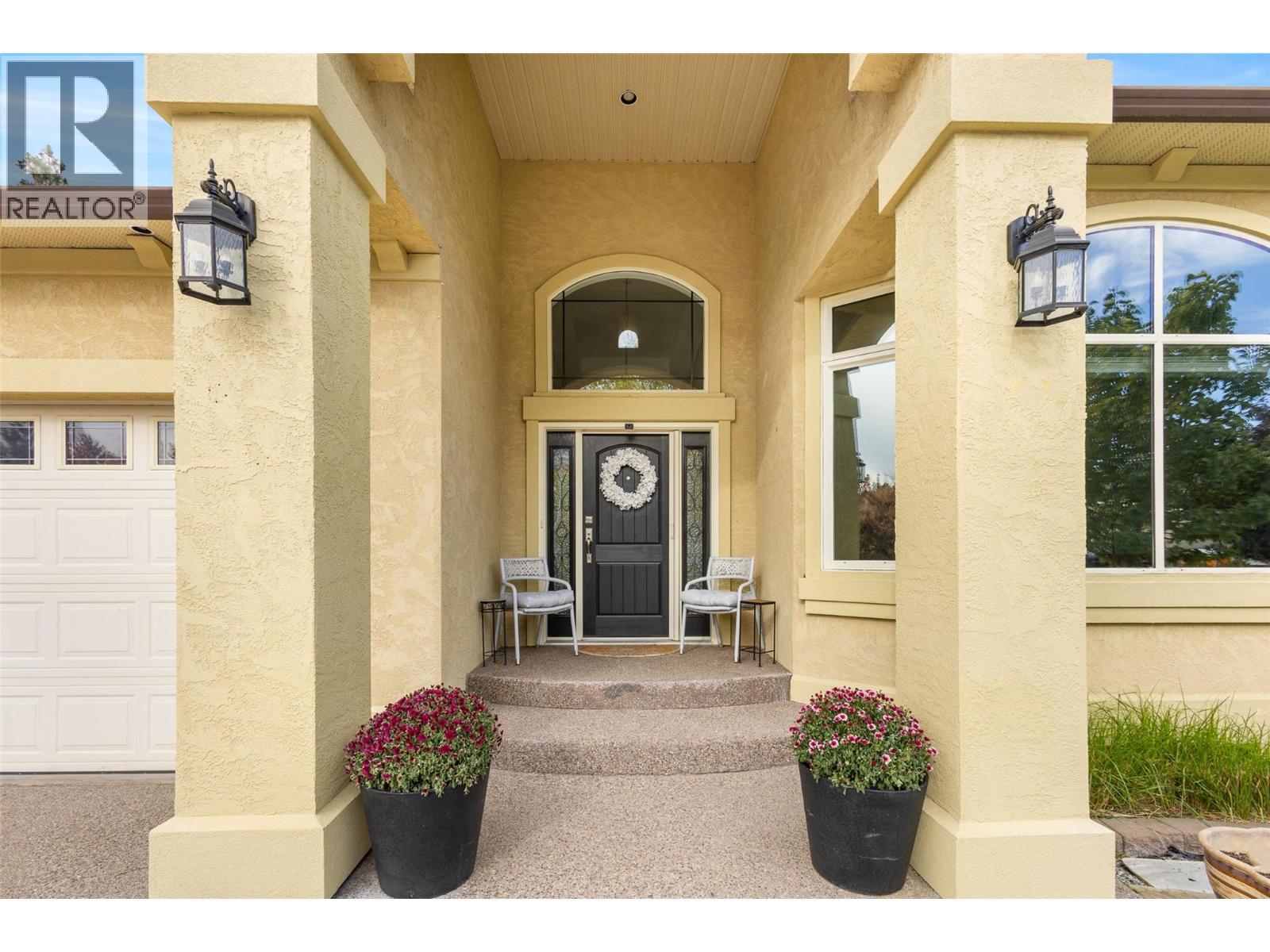 1012 Arbor View Drive, Kelowna, BC - Outdoor With Exterior