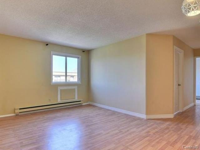 Living room - 1590 Rue Louis-Carrier, Montréal (Ahuntsic-Cartierville), QC - Indoor Photo Showing Other Room