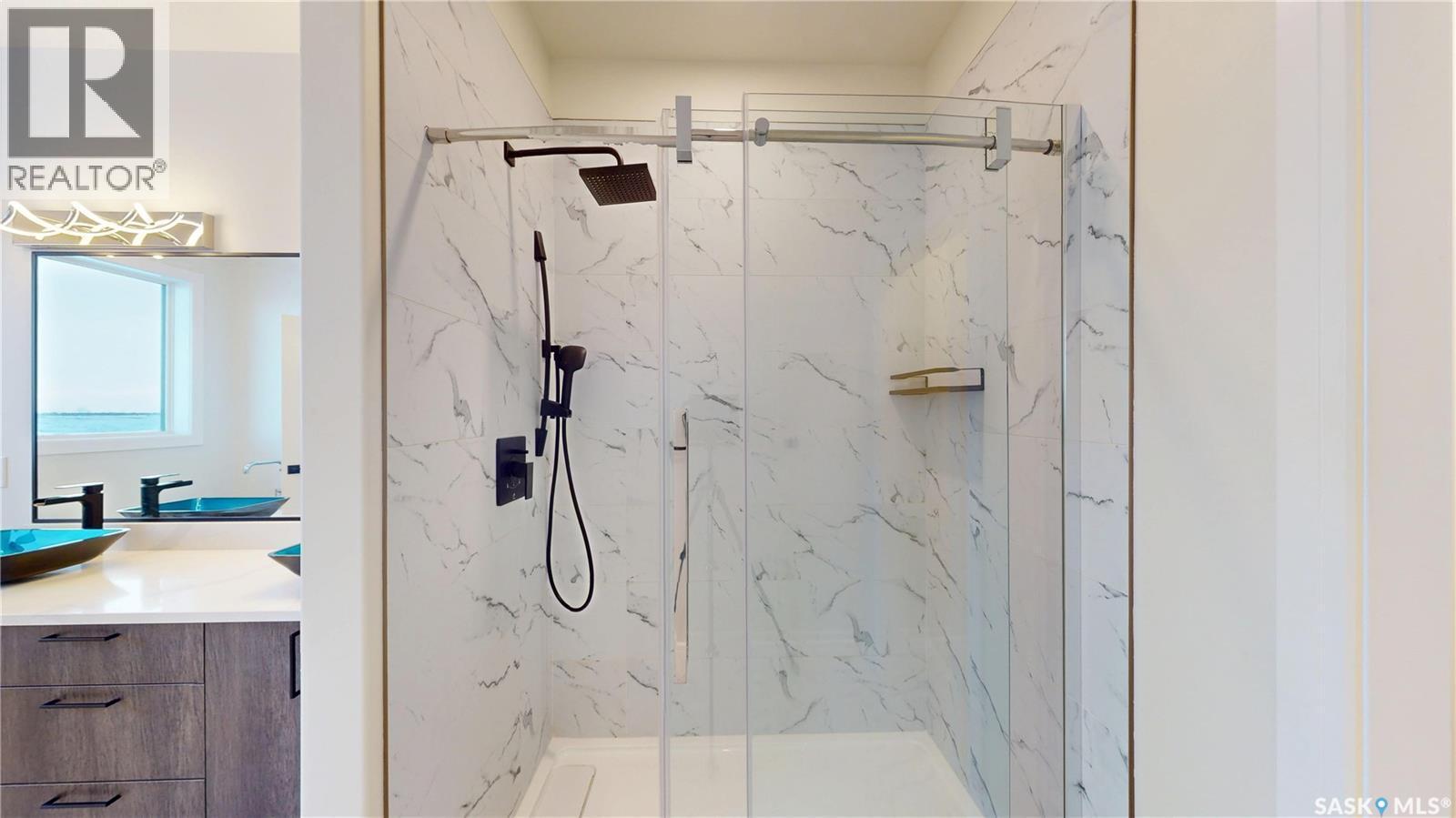 407 Kenaschuk Crescent, Saskatoon, SK - Indoor Photo Showing Bathroom