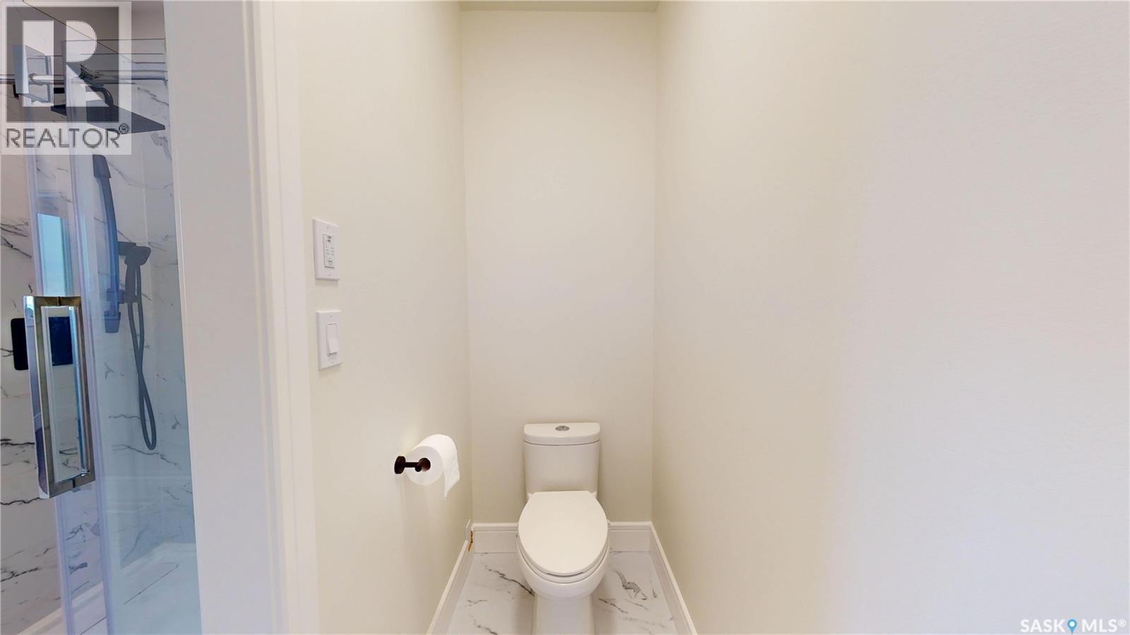 407 Kenaschuk Crescent, Saskatoon, SK - Indoor Photo Showing Bathroom
