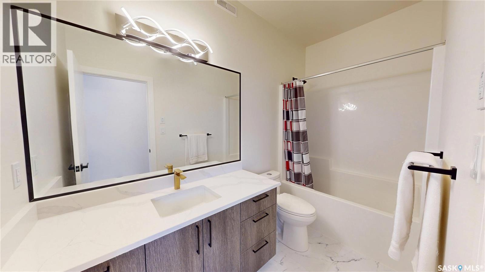 407 Kenaschuk Crescent, Saskatoon, SK - Indoor Photo Showing Bathroom