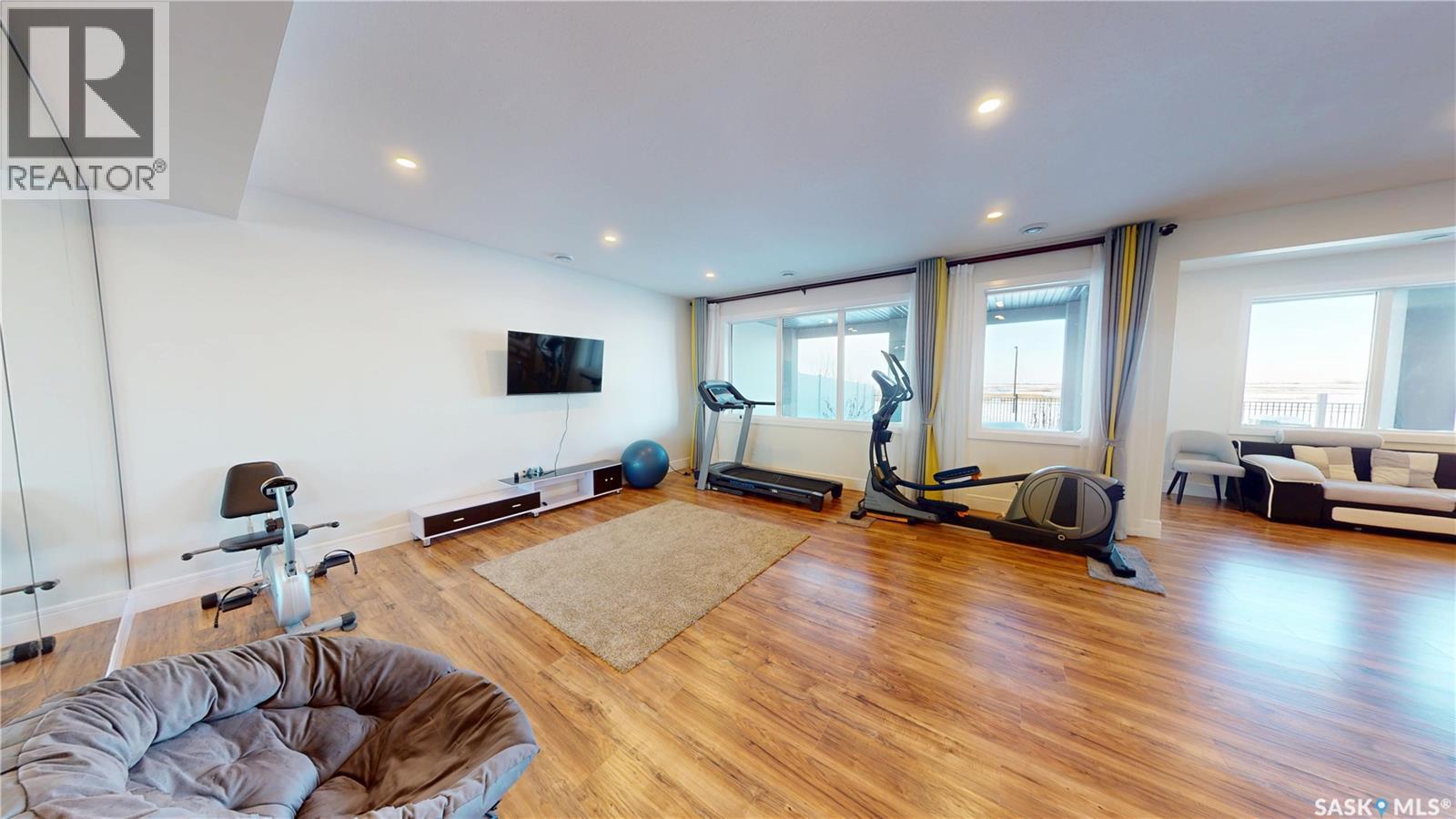 407 Kenaschuk Crescent, Saskatoon, SK - Indoor Photo Showing Gym Room